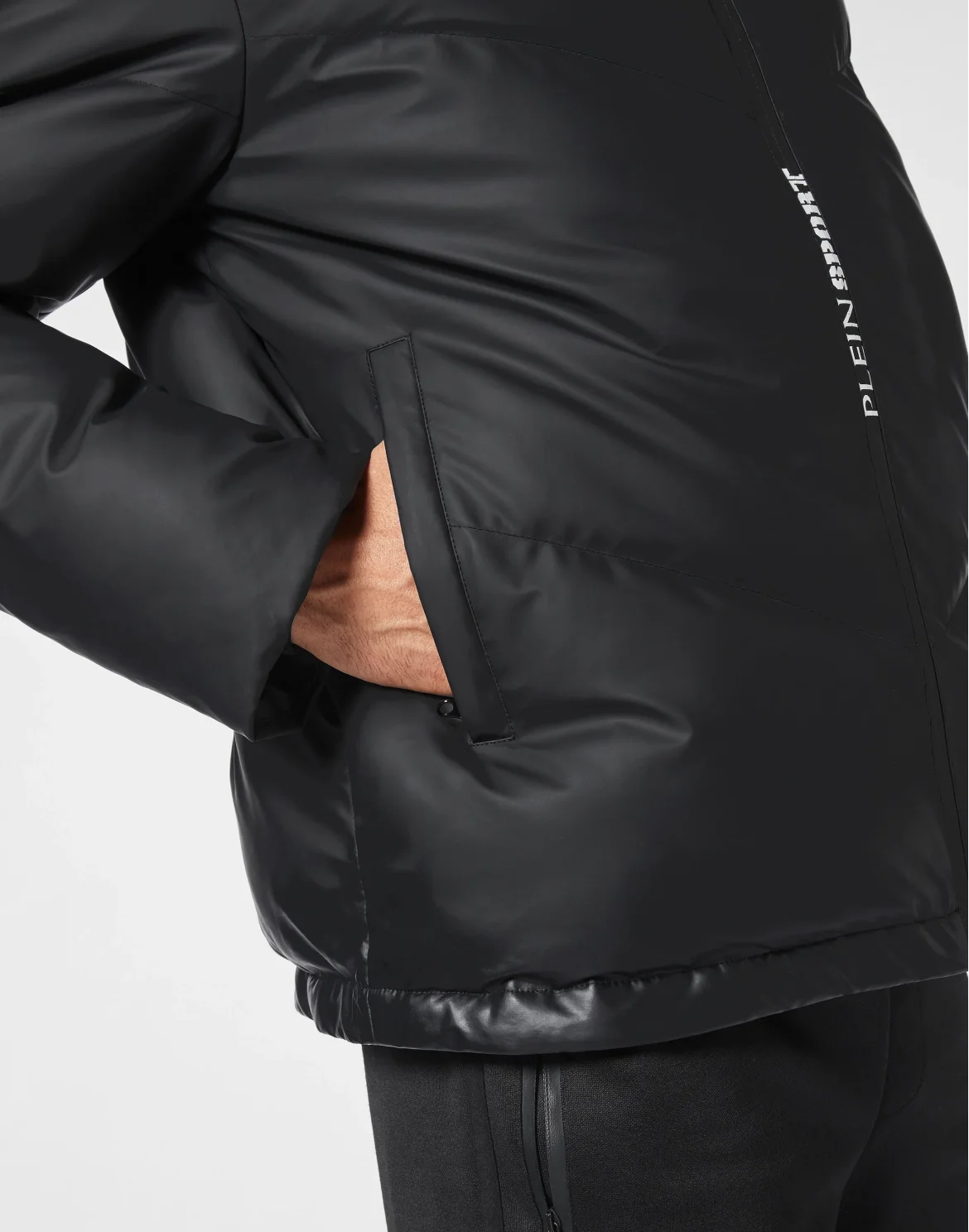 Nylon Down Jacket Tiger, цвет: Черный