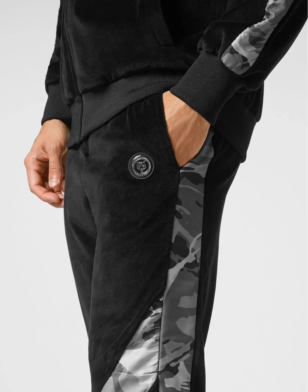 Jogging Tracksuit: Top/Trousers Camouflage, цвет: Черный