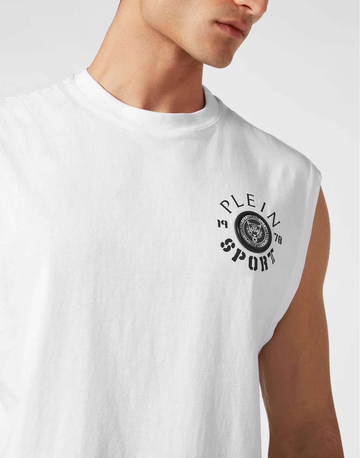 Sleeveless T-shirt Round Neck, цвет: Черный