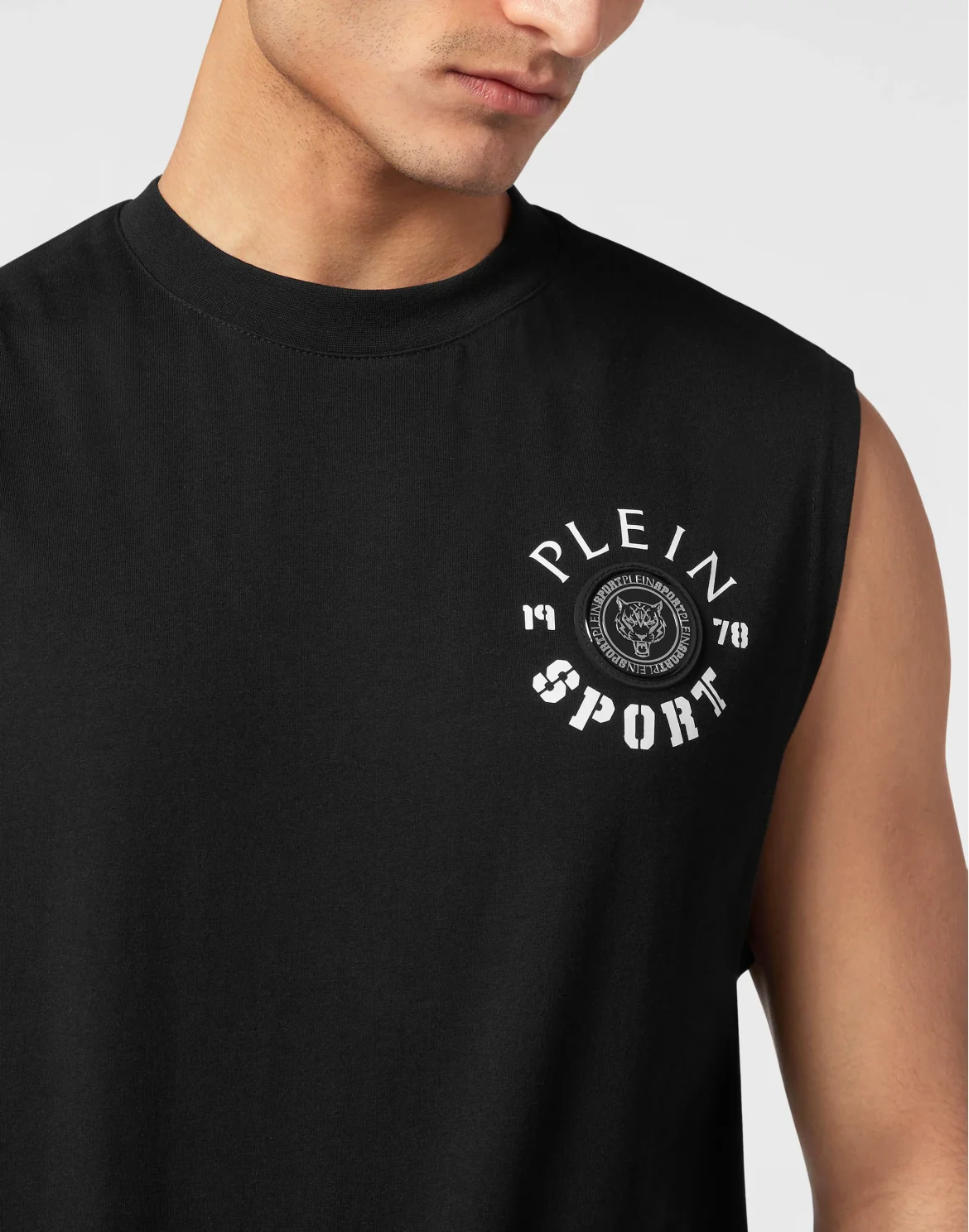 Sleeveless T-shirt Round Neck, цвет: Черный