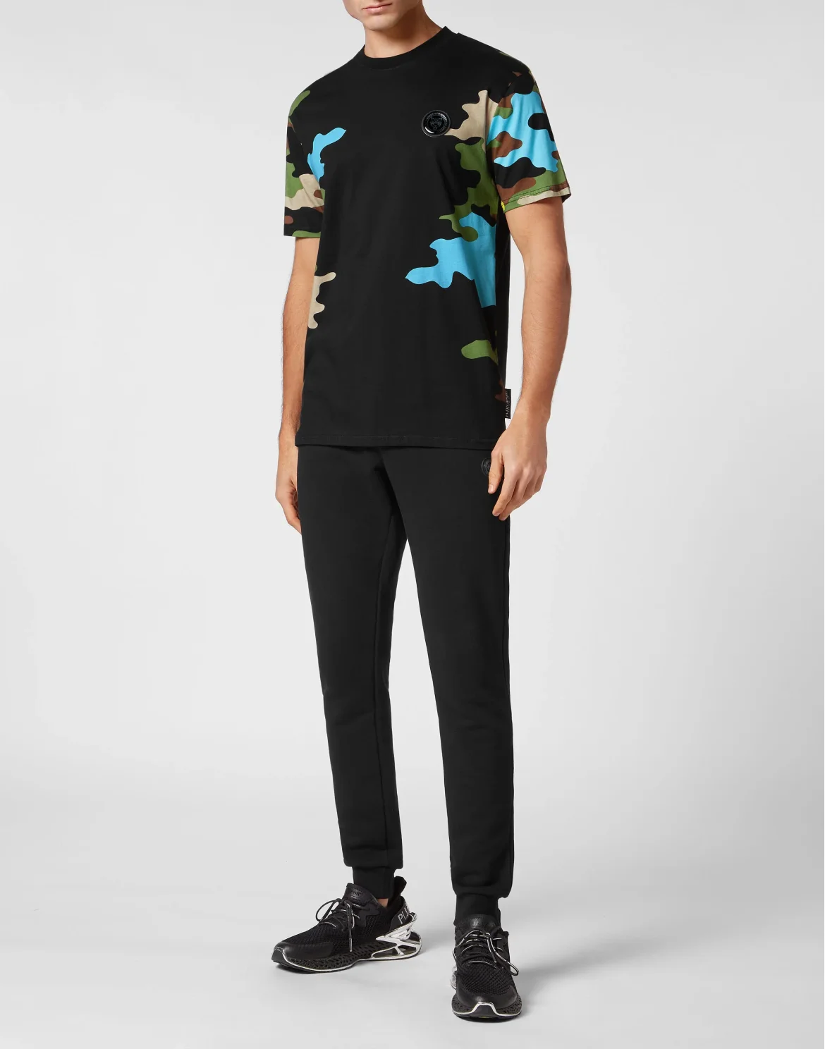 T-shirt Round Neck Camouflage, цвет: Черный