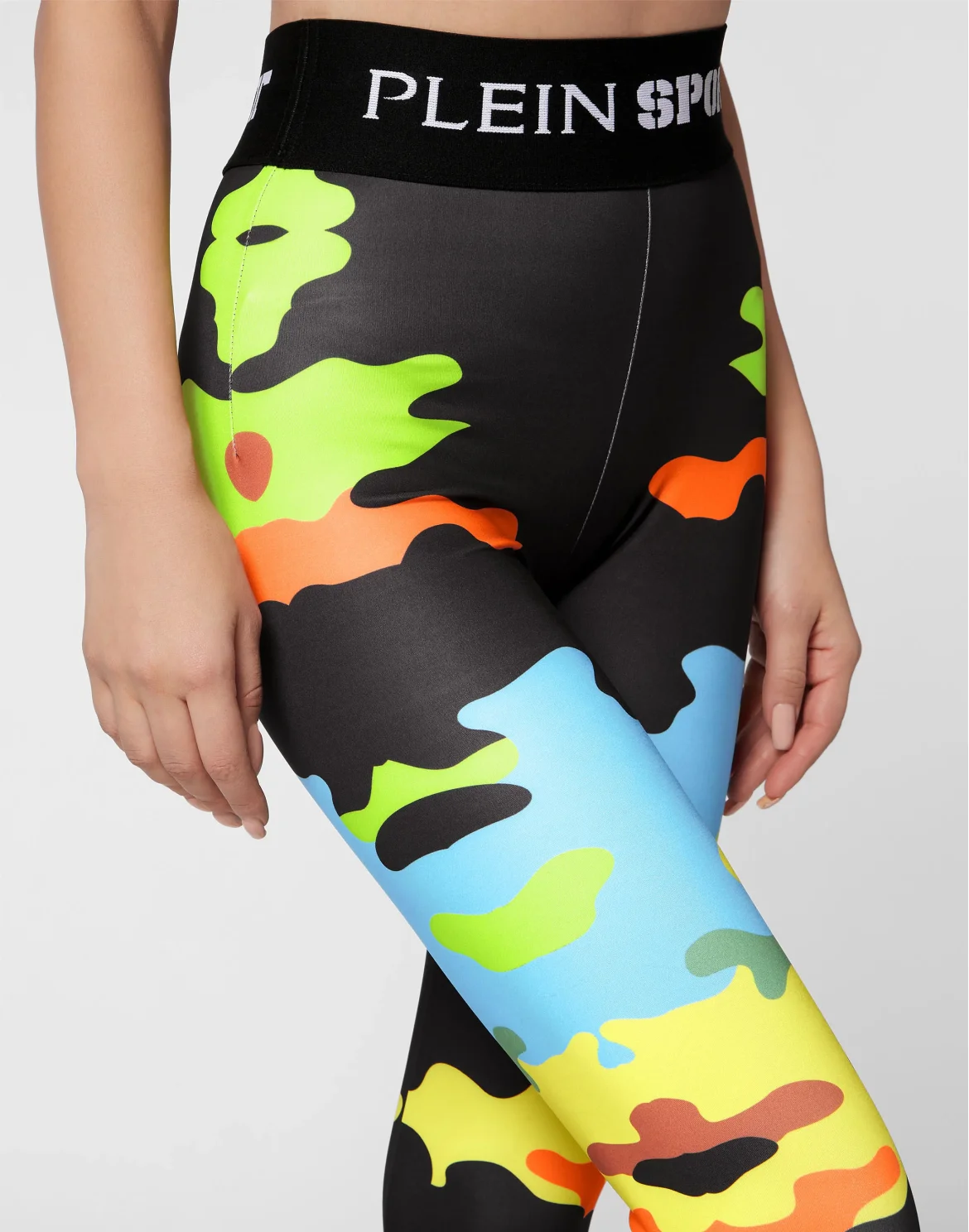 Jogging Cutting Leggings Camouflage, цвет: Черный