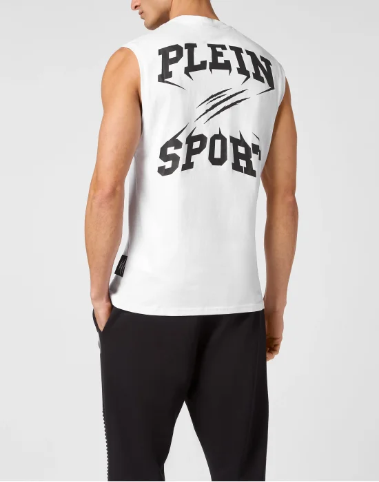 Sleeveless T-shirt